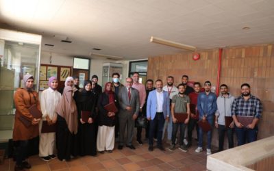 من مبدأ ” لكل مجتهد نصيب”، قسم النبات بالجامعة يكرّم طلابه المبدعين