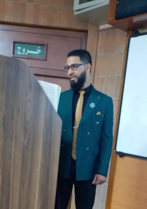استخدام مقدرات النواة المحلية متعددة الحدود لتنعيم دالة انحدار المتوسط ومشتقاتها