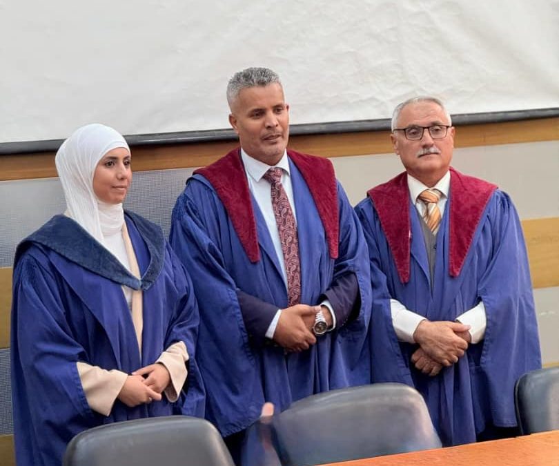 جامعة بنغازي تمنح الماجستير لطالبة طوّرت هلامًا مائيًا ذاتي الالتئام للتحكم في إطلاق الحديد