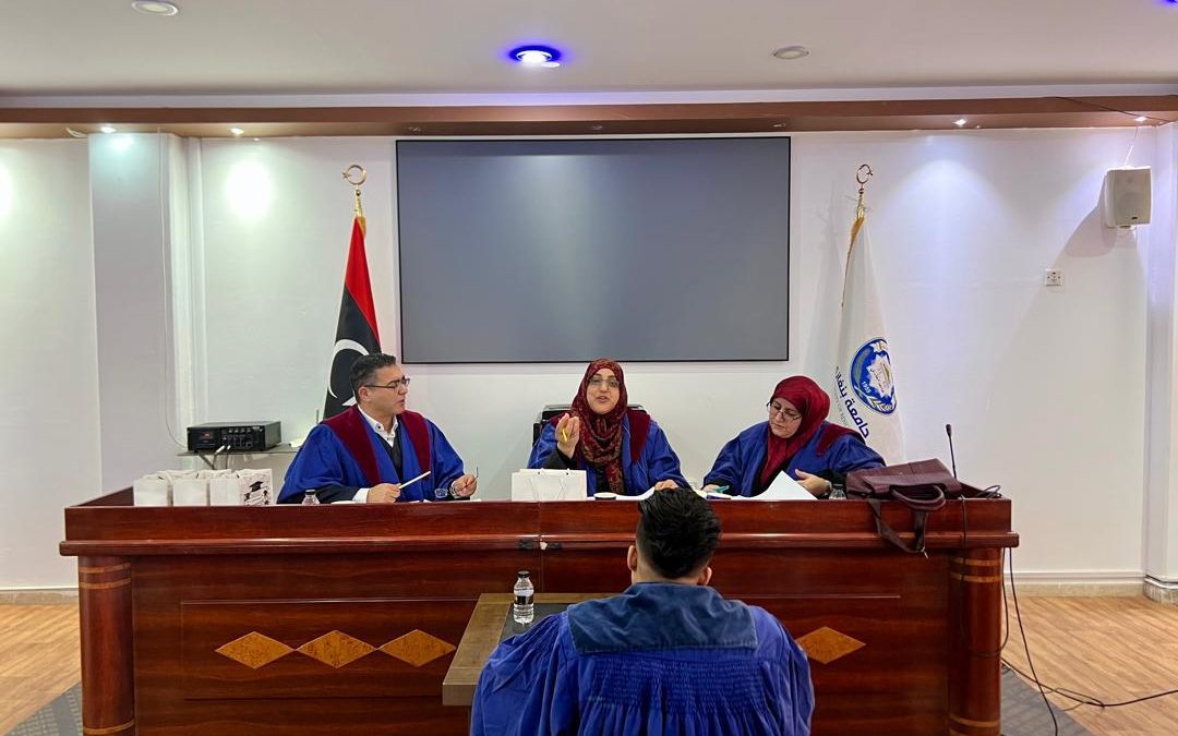 مناقشة وإجازة رسالة ماجستير بكلية العلوم حول السيانوتوكسينات بمياه الشرب