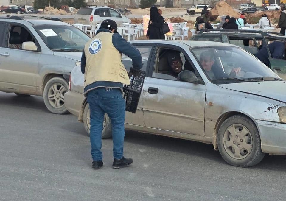 كلية العلوم تطلق مبادرة لتوزيع التمر والحليب على الصائمين